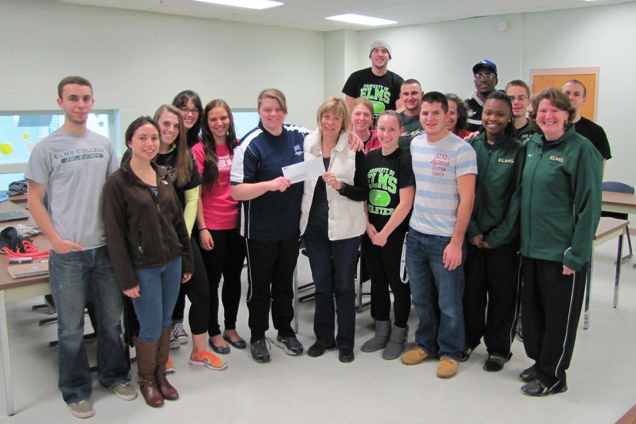 Elms College Athletics Raises Over $1,000 for Open Pantry
