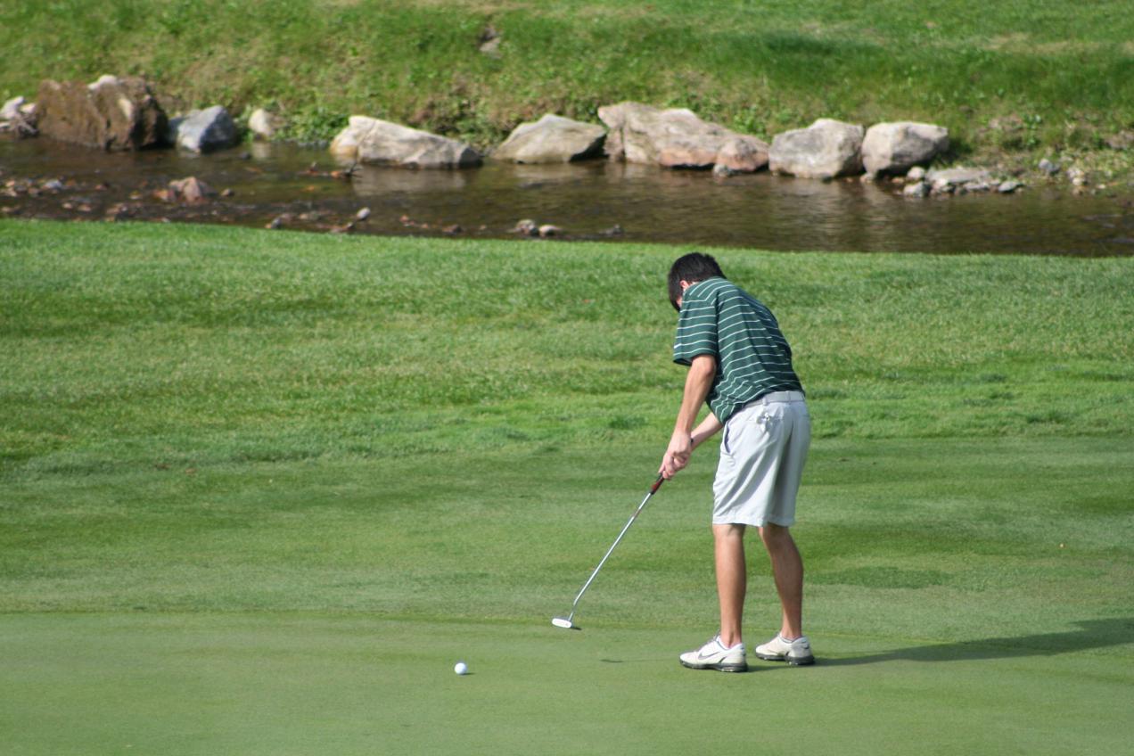 Men&rsquo;s Golf Finishes 10th in Day One of Williams College Invitational