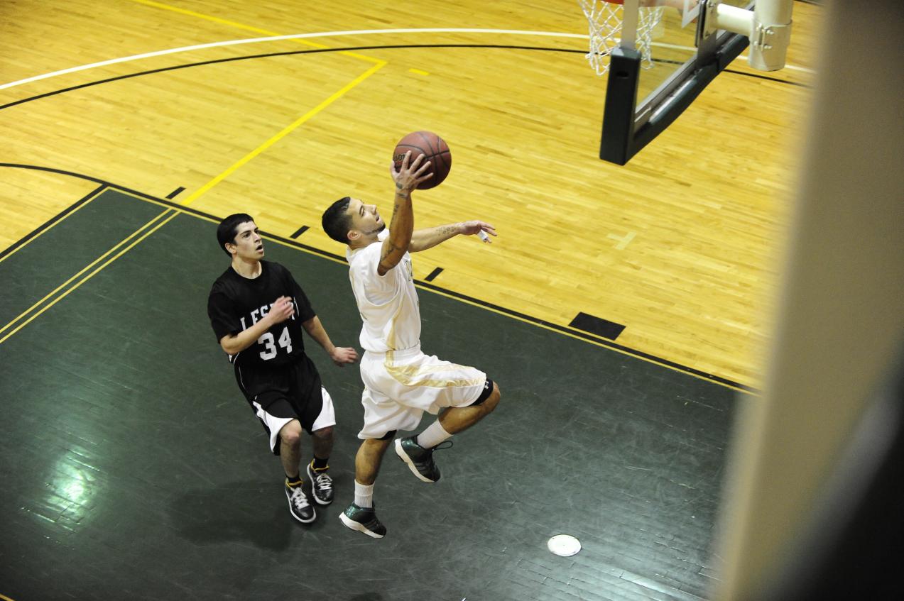 Men&rsquo;s Basketball Bests Wheelock College, 61-53