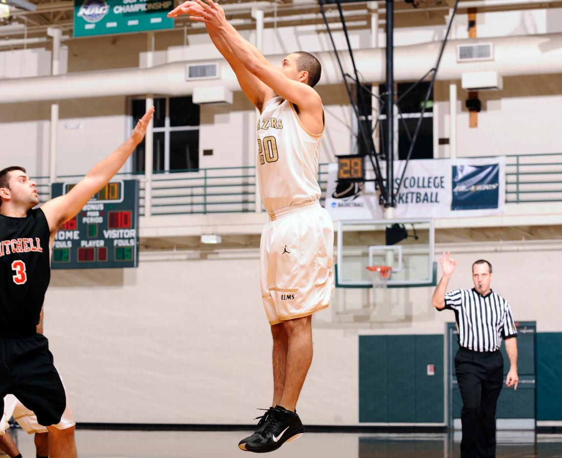 Men's Basketball Falls to Becker College, 66-45