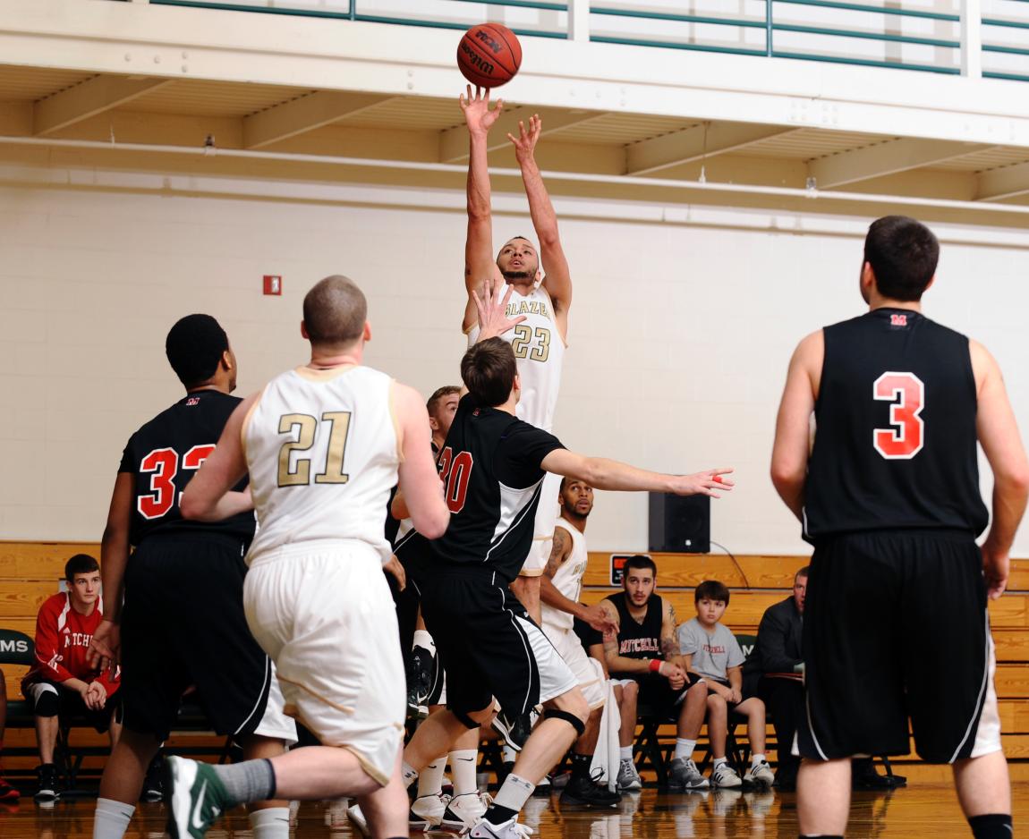 Men&rsquo;s Basketball Soars Past Mitchell College, 96-62