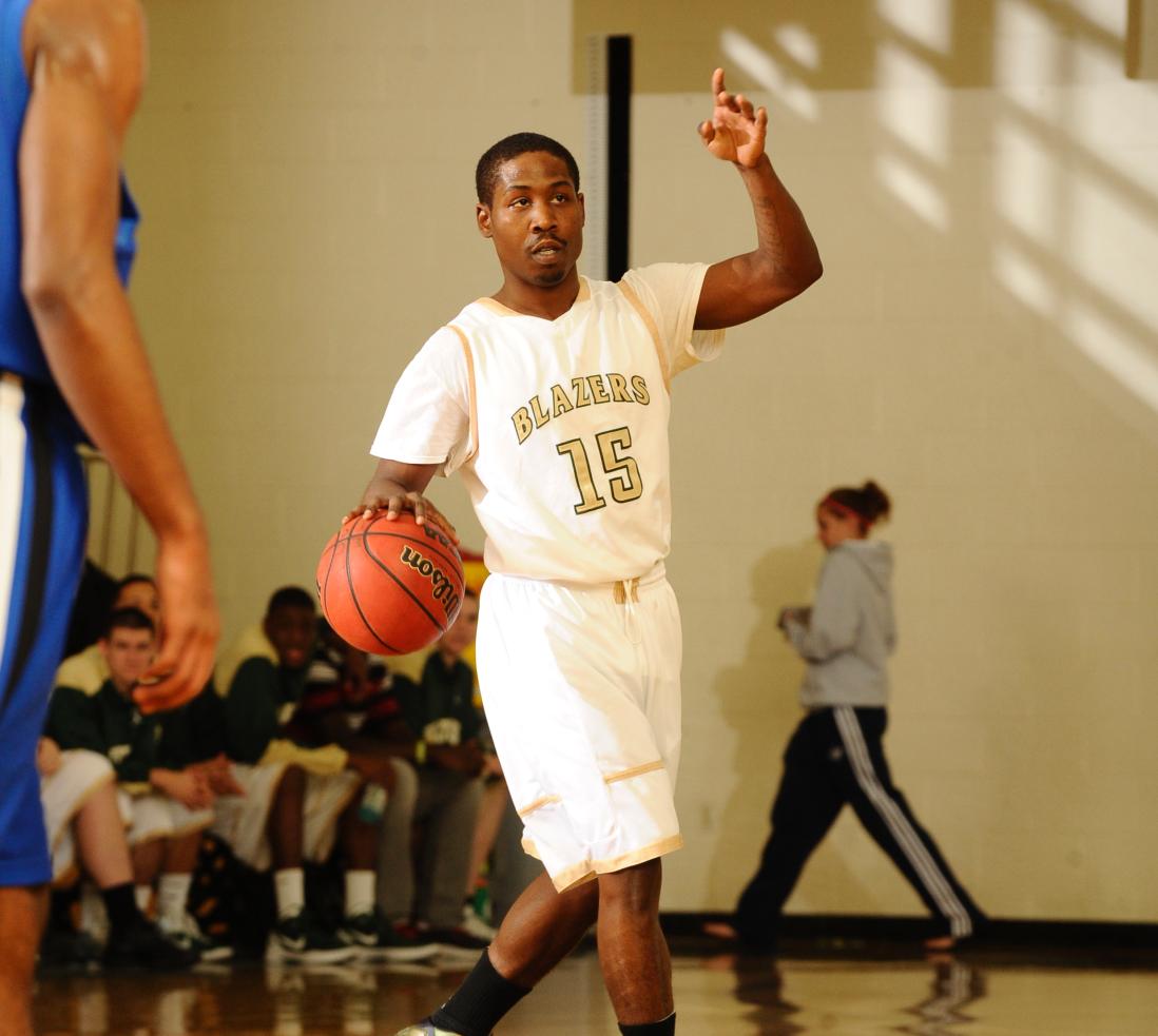 Men&rsquo;s Basketball Battles Past Anna Maria College, 66-64 to Advance to ECAC Championship Semifinals