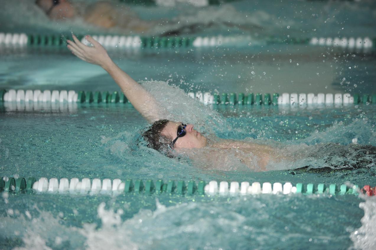 Men&rsquo;s and Women&rsquo;s Swimming Split at University of New England