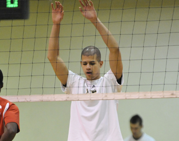 Men&rsquo;s Volleyball Falls to Endicott College, 3-1