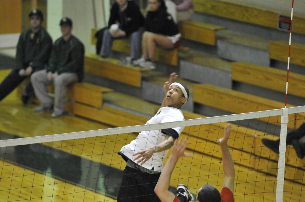 Men&rsquo;s Volleyball Surges Past Daniel Webster College, 3-1