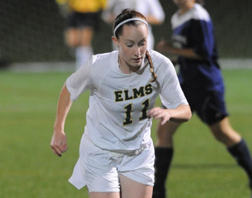 Killion's Three Goals Kicks Women&rsquo;s Soccer Past Daniel Webster, 4-2