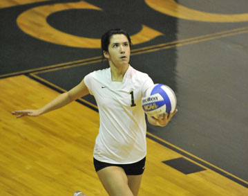 Women&rsquo;s Volleyball Earns Split with Mount Holyoke College, Castleton State College