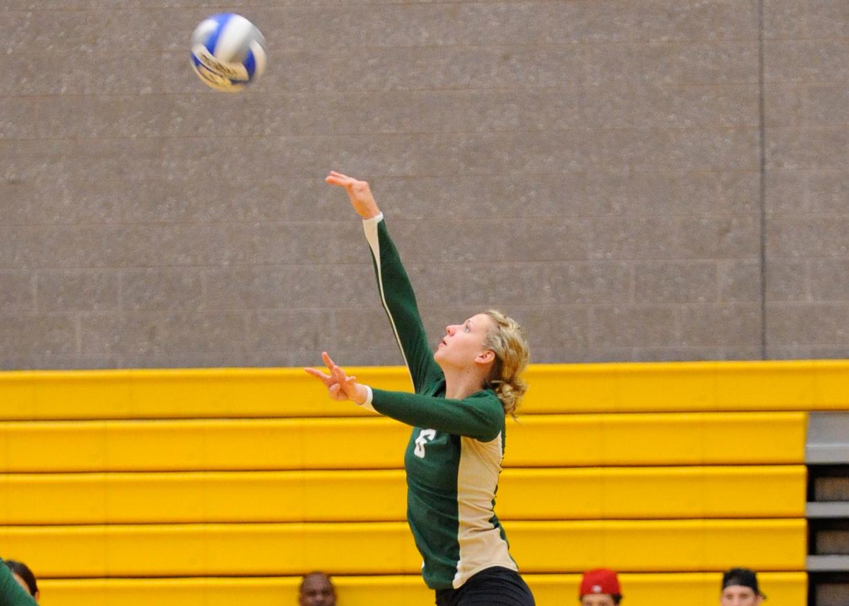 Women&rsquo;s Volleyball Powers Past St. Joseph College (Conn.), 3-1