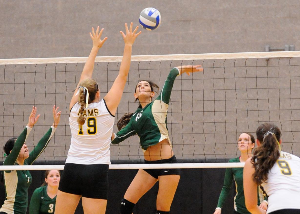 Mitchell College Outlasts Women&rsquo;s Volleyball, 3-1