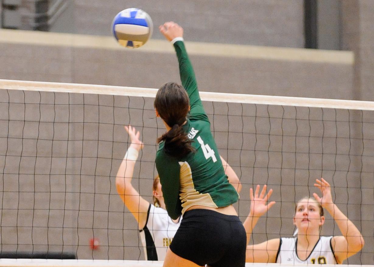 Women&rsquo;s Volleyball Powers Past Mitchell College, 3-1