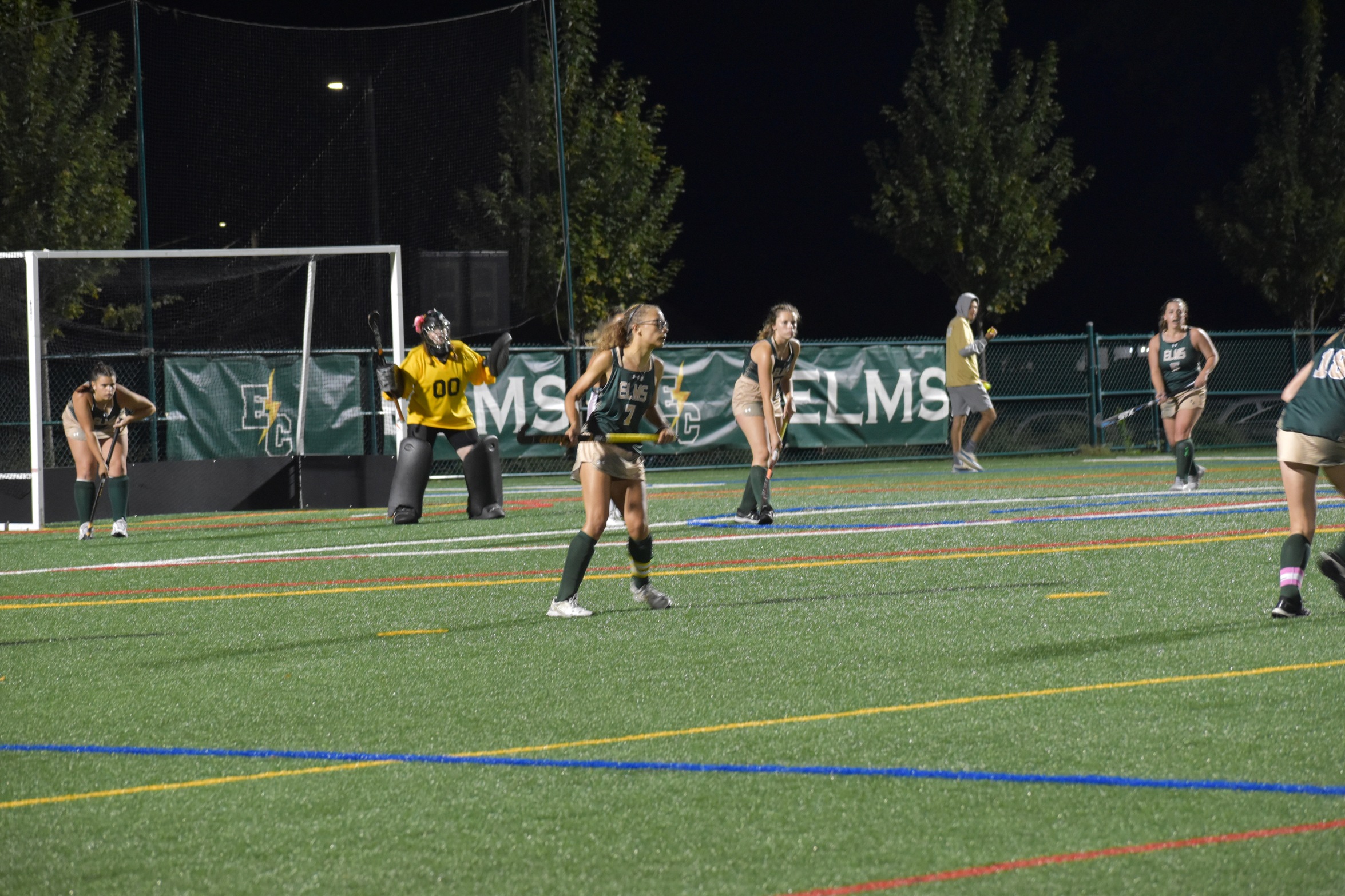 Lyons Score Early to Down Blazers