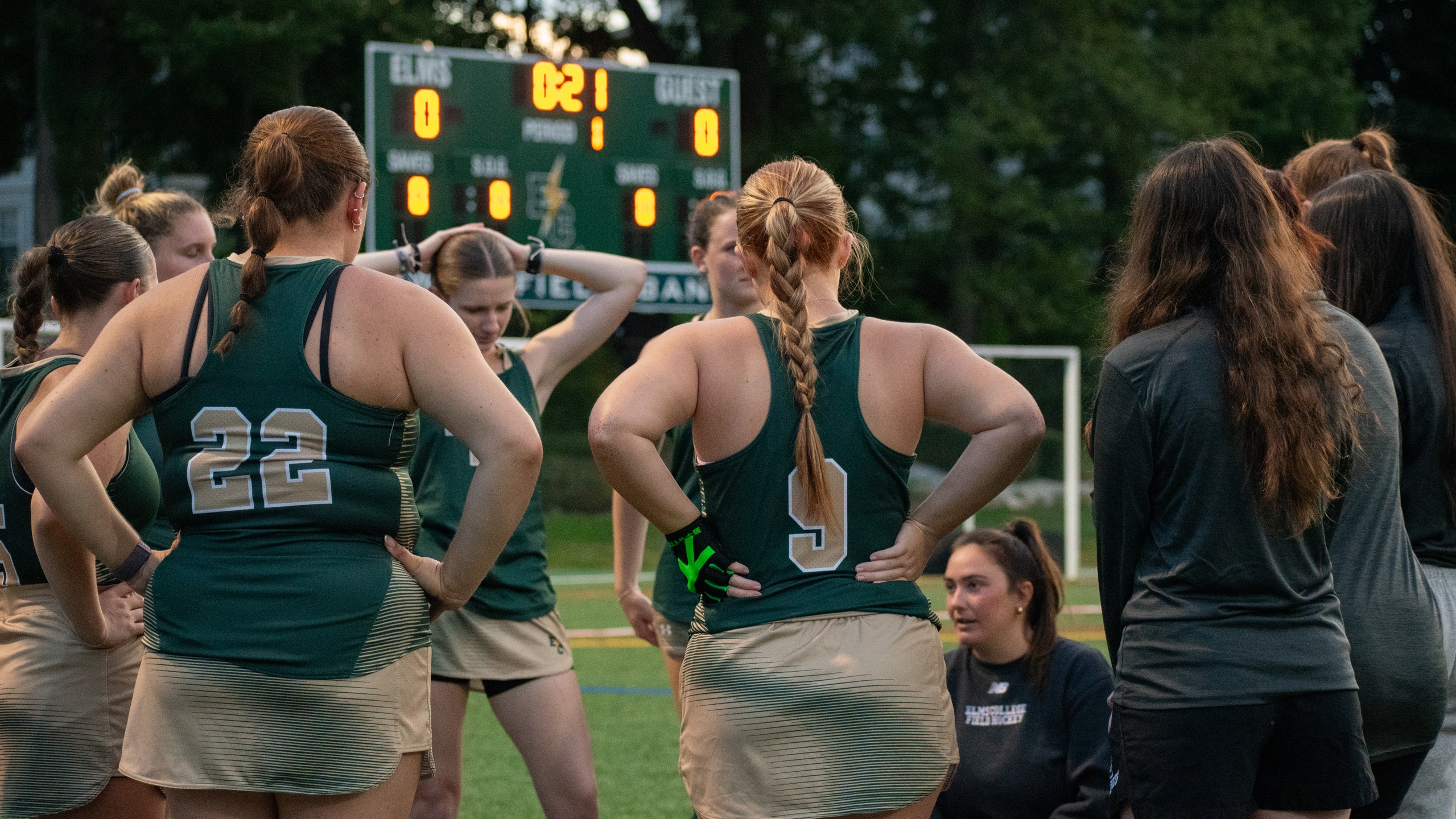Field Hockey Could Not Out Swim Simmons in Conference Play