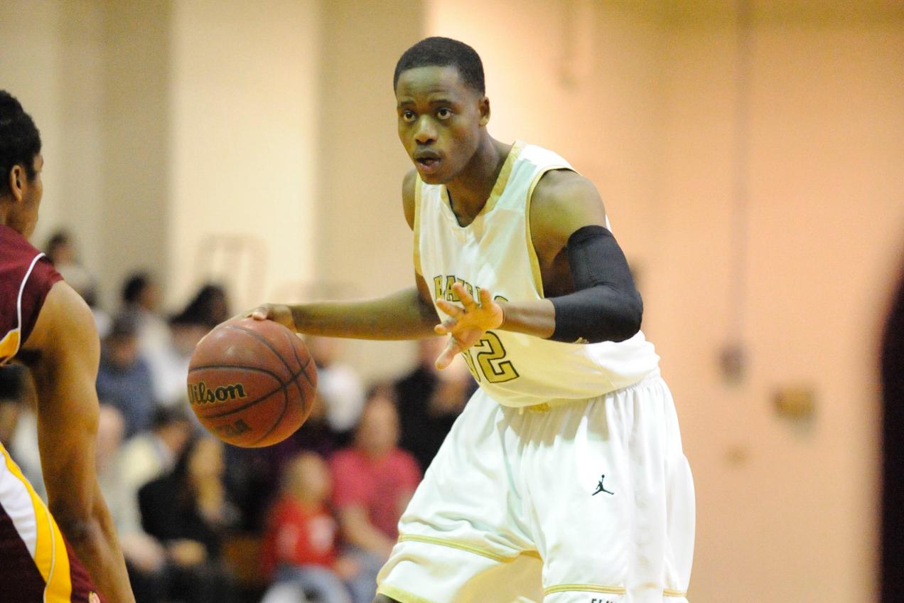 Men&rsquo;s Basketball Edges Southern Vermont College, 73-70