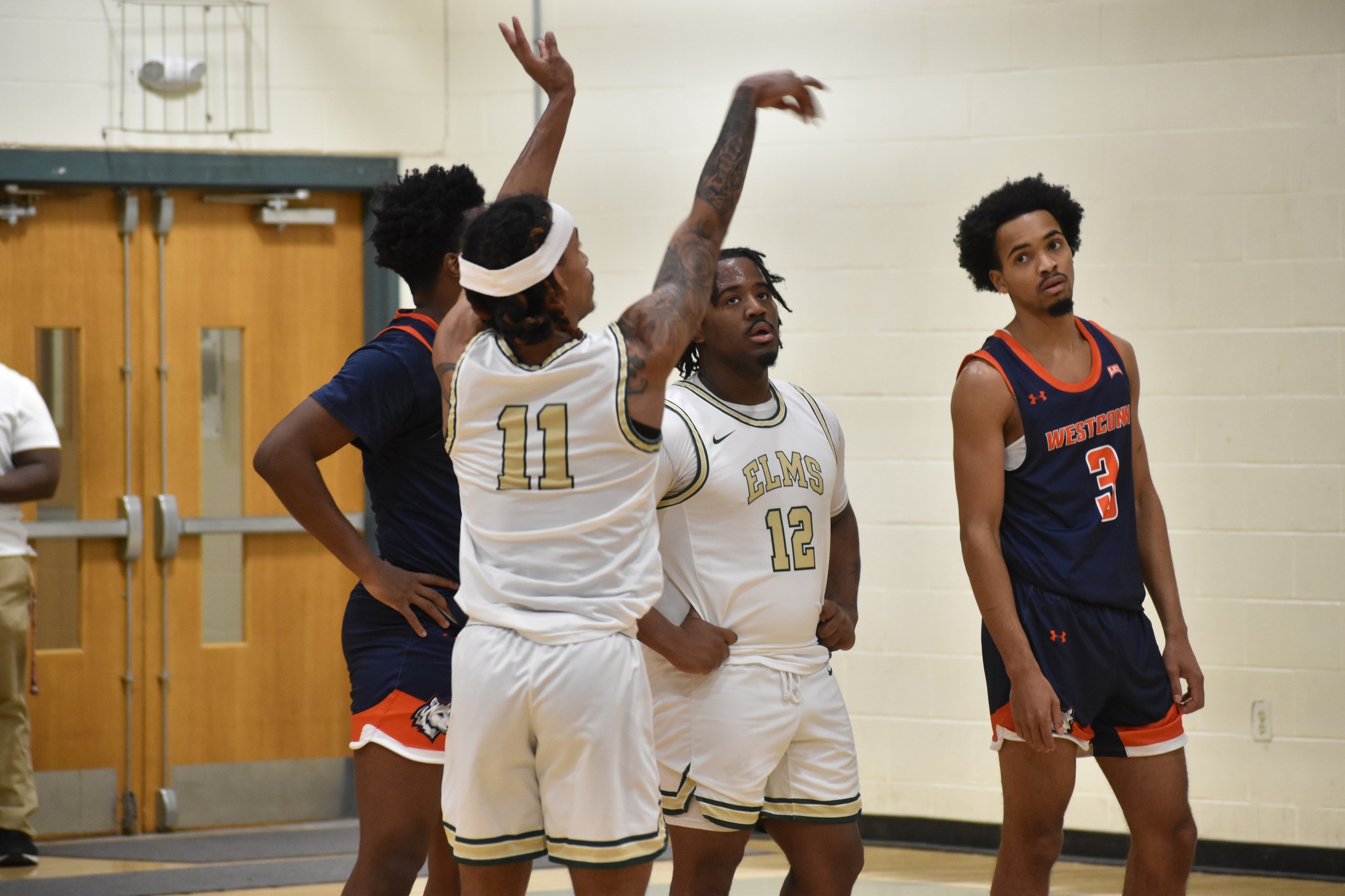 Men&rsquo;s Basketball Falls at DI Holy Cross