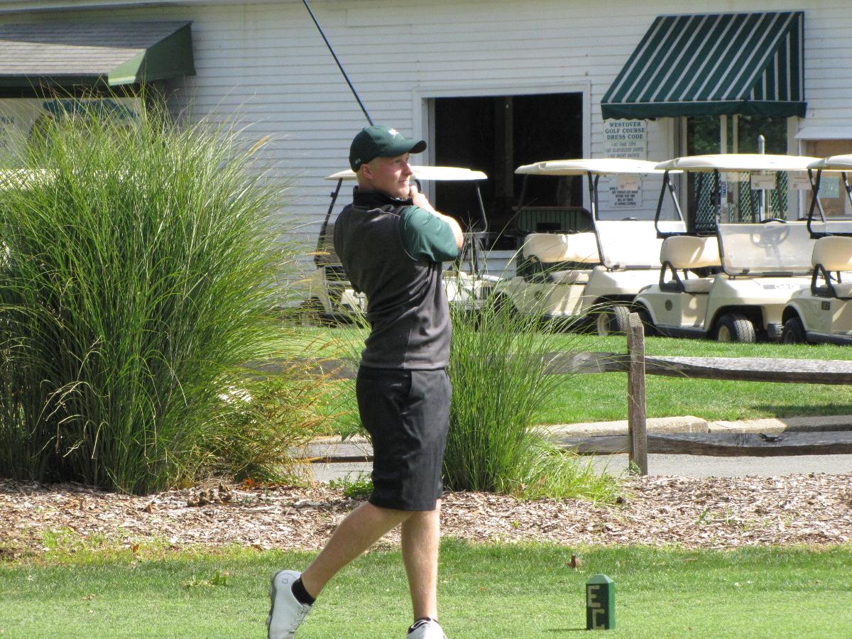 Golfers Receive NECC Honors