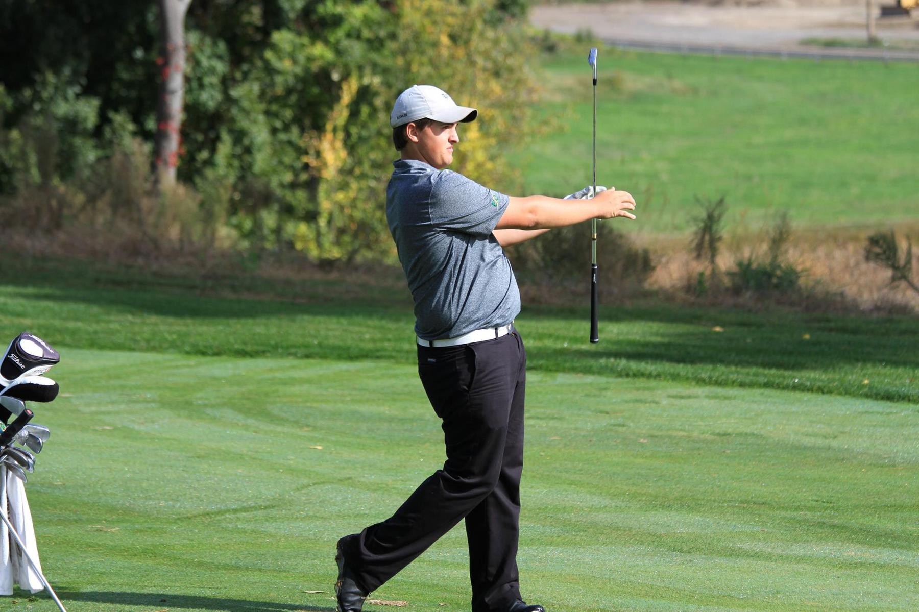 Men's Golf Takes 12th at UMass-Dartmouth Invitational