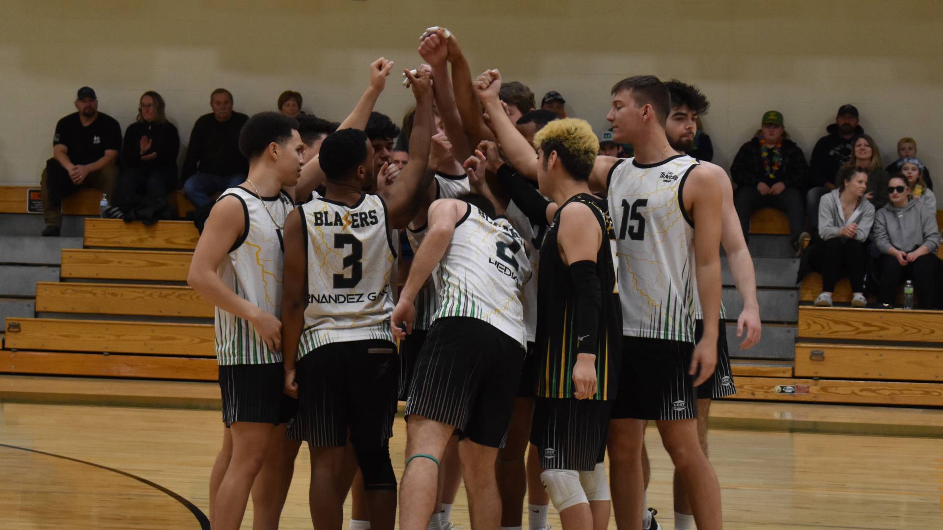 Men's Volleyball Swept in Season Opening Tri-Match at Regis