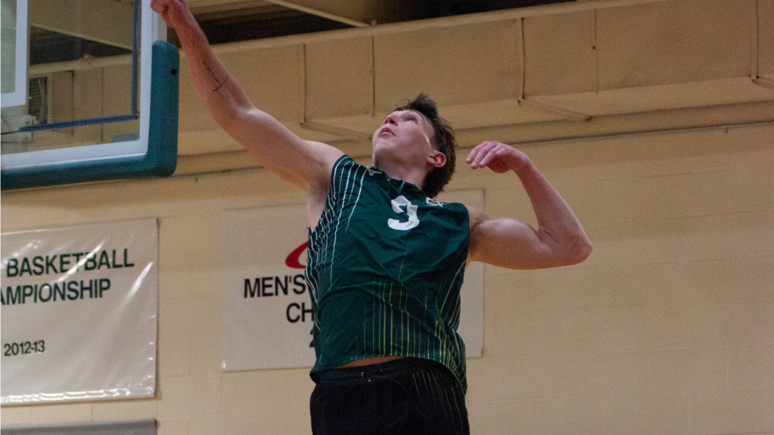 Men's Volleyball Defeats Sage in Five Sets for Their Fifth-Straight Victory