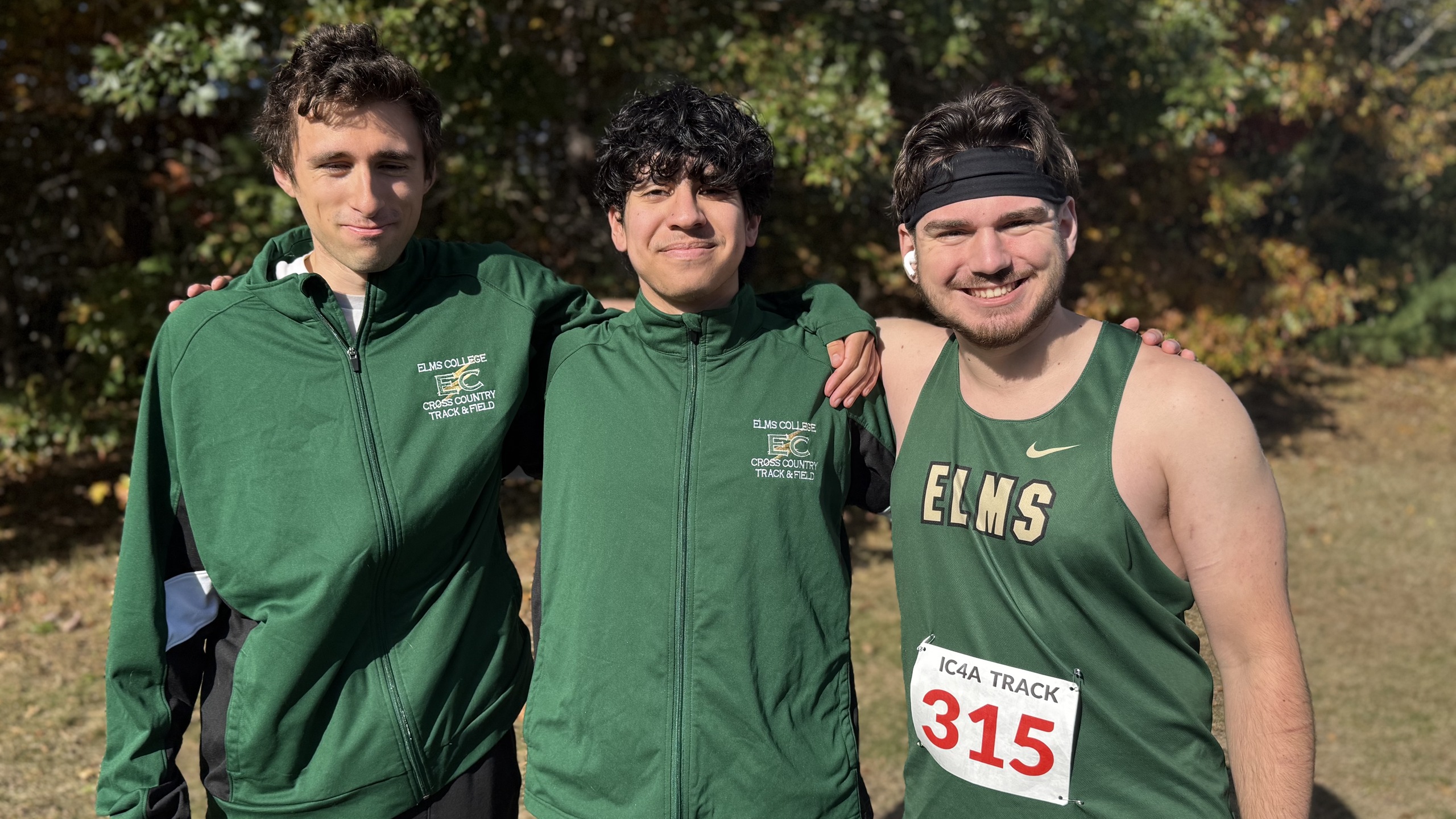 Cross Country Wraps Up Regular Season at WNE Golden Bear Invitational