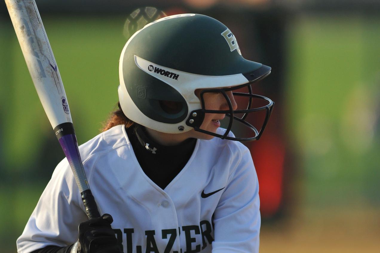 Softball Falls to Lesley University 8-7 (8 innings), and 9-1