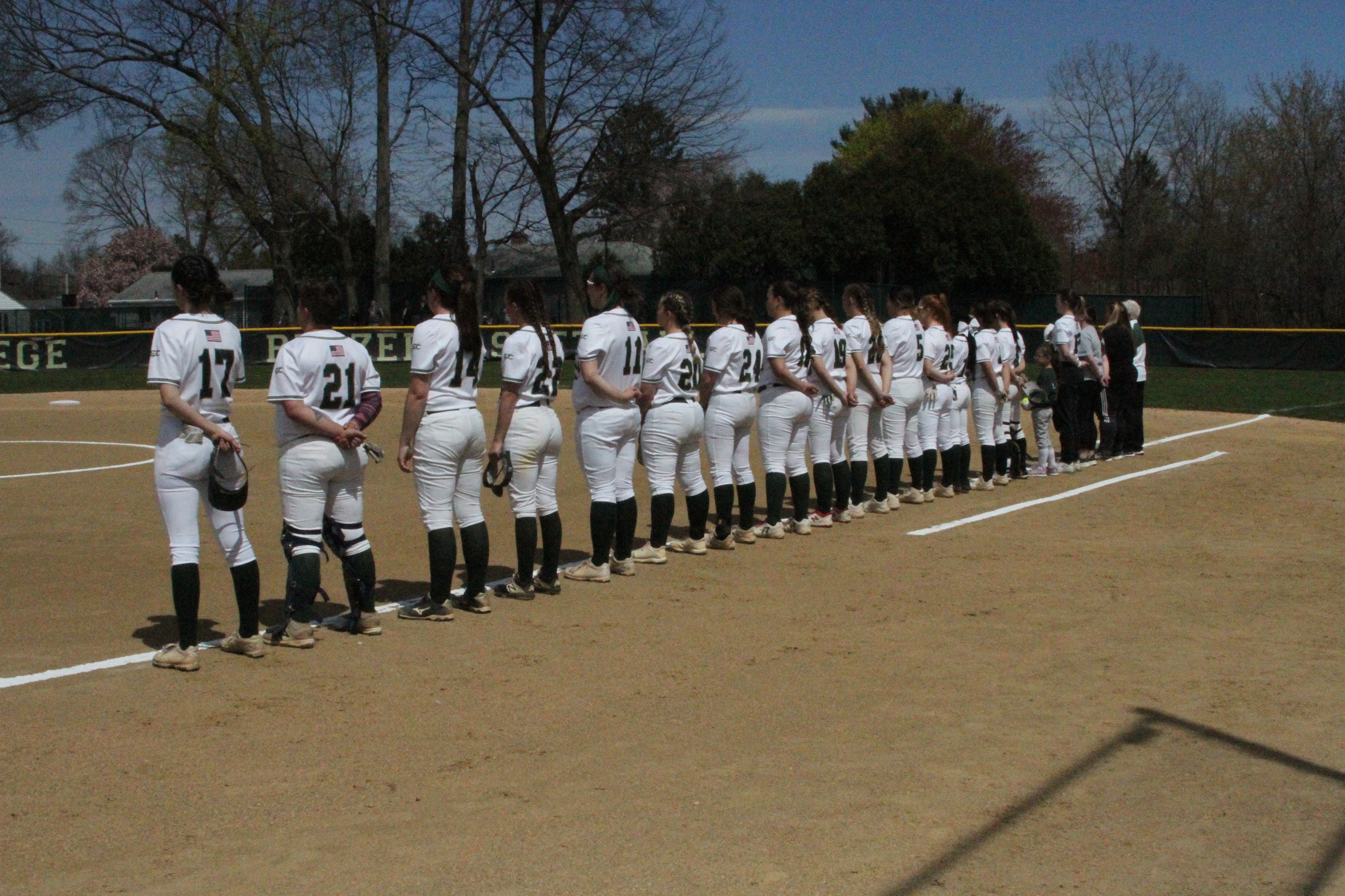 Blazers Split with Regis
