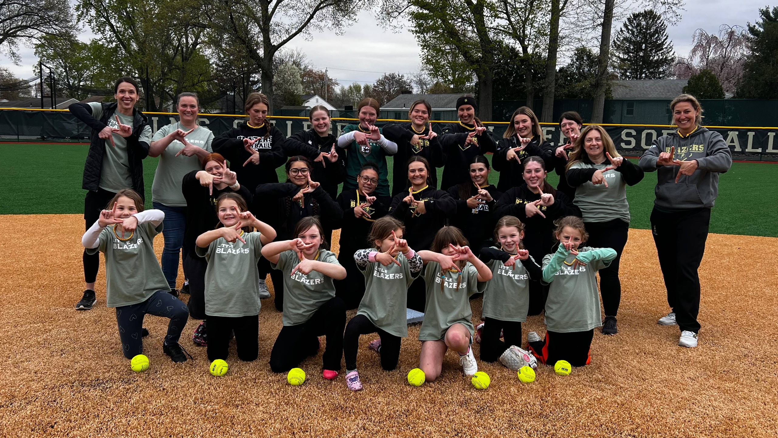 Softball Hosts South Hadley Youth Softball Players in Joint Practice