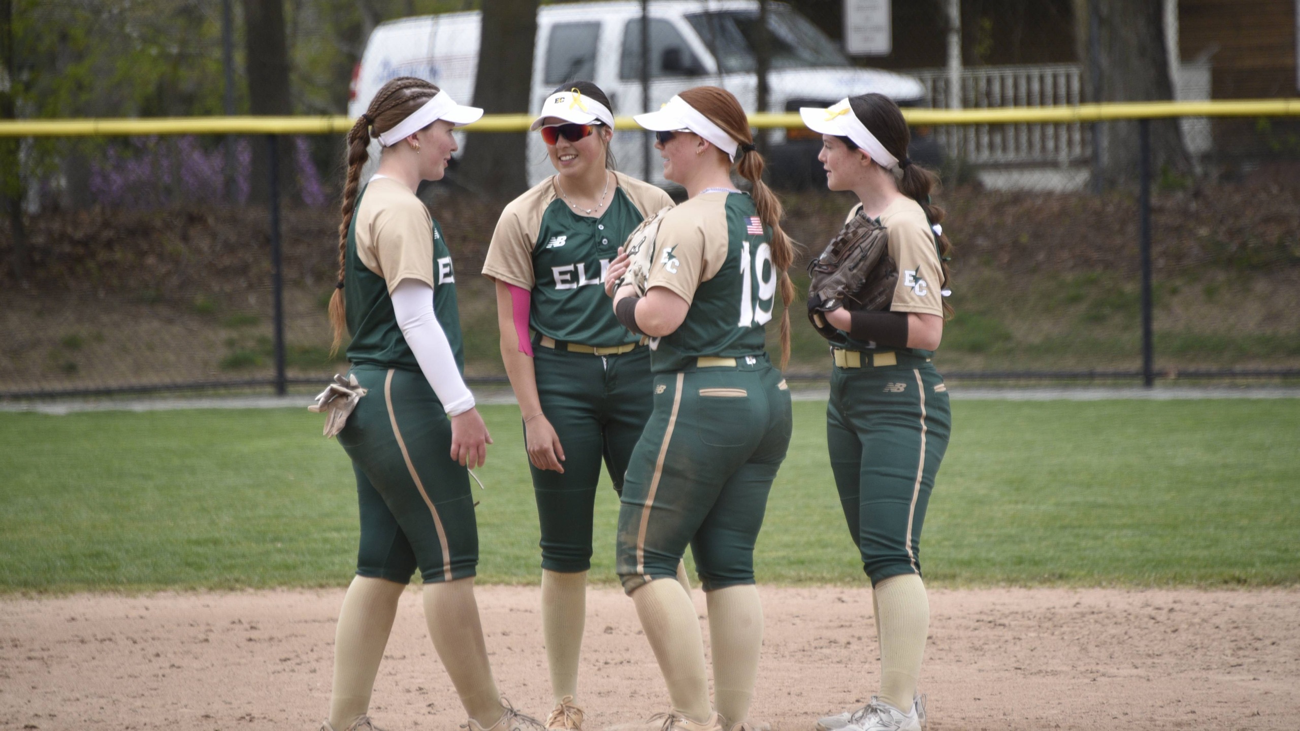 Softball Concludes the 2026 Season on the Road at Dean