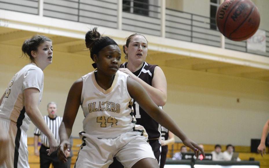 Women&rsquo;s Basketball Battles Past Daniel Webster College, 68-54