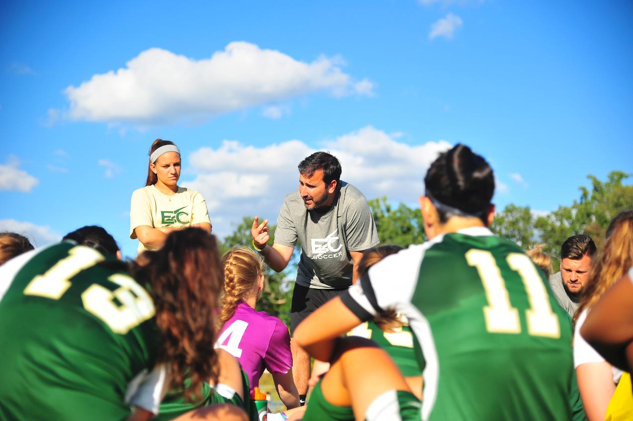 Women's Soccer to Face Regis in Semis