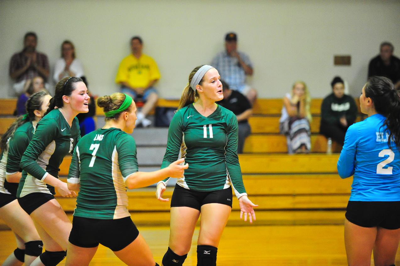 Women's Volleyball Downs Daniel Webster