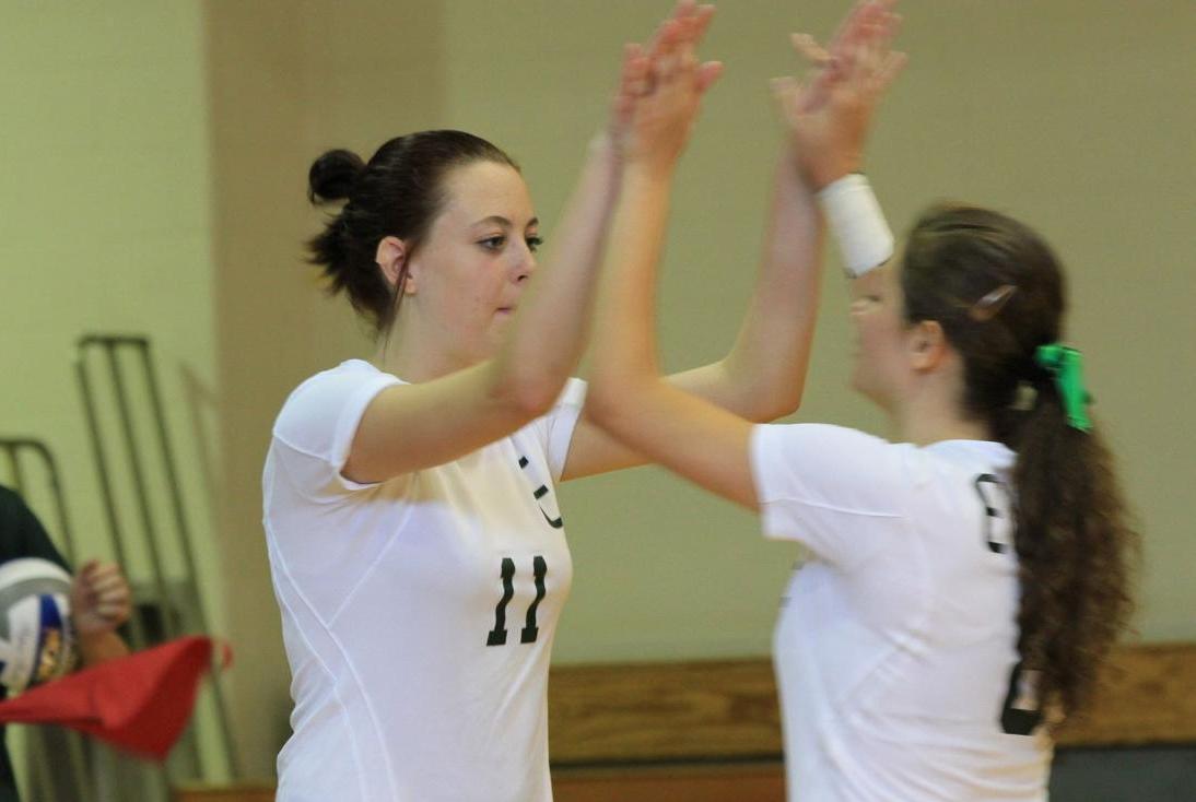 Volleyball Splits on Final Day of Blazer Invitational