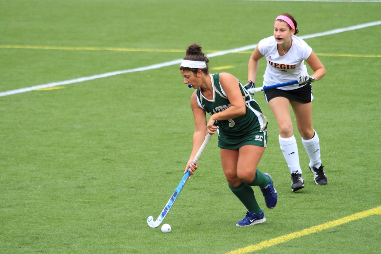 Regis Outlasts Field Hockey