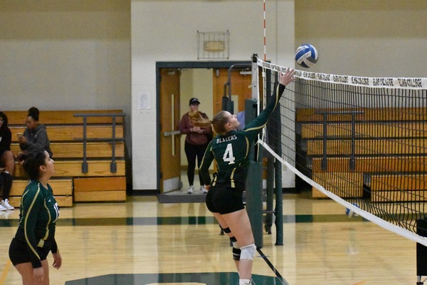 Blazers Drop Tri-Match in Straight Sets